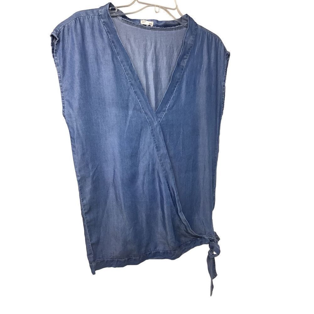 New Tea Rose Sleeveless Blue Top Size Small